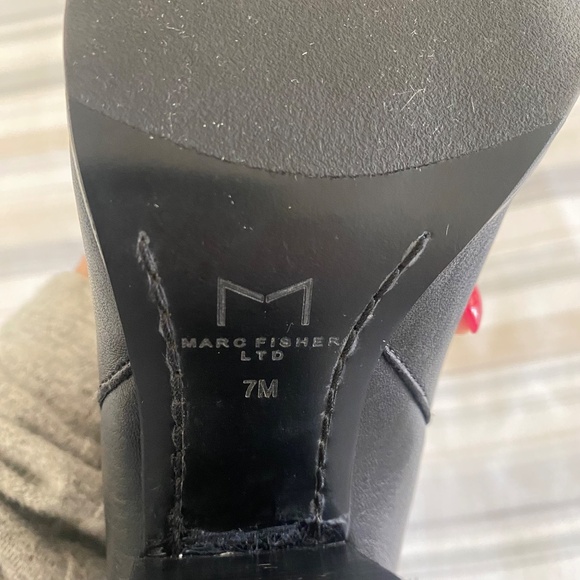 Marc Fisher LTD Alva Pointy Toe Bootie Black - Size 7 - Picture 13 of 14